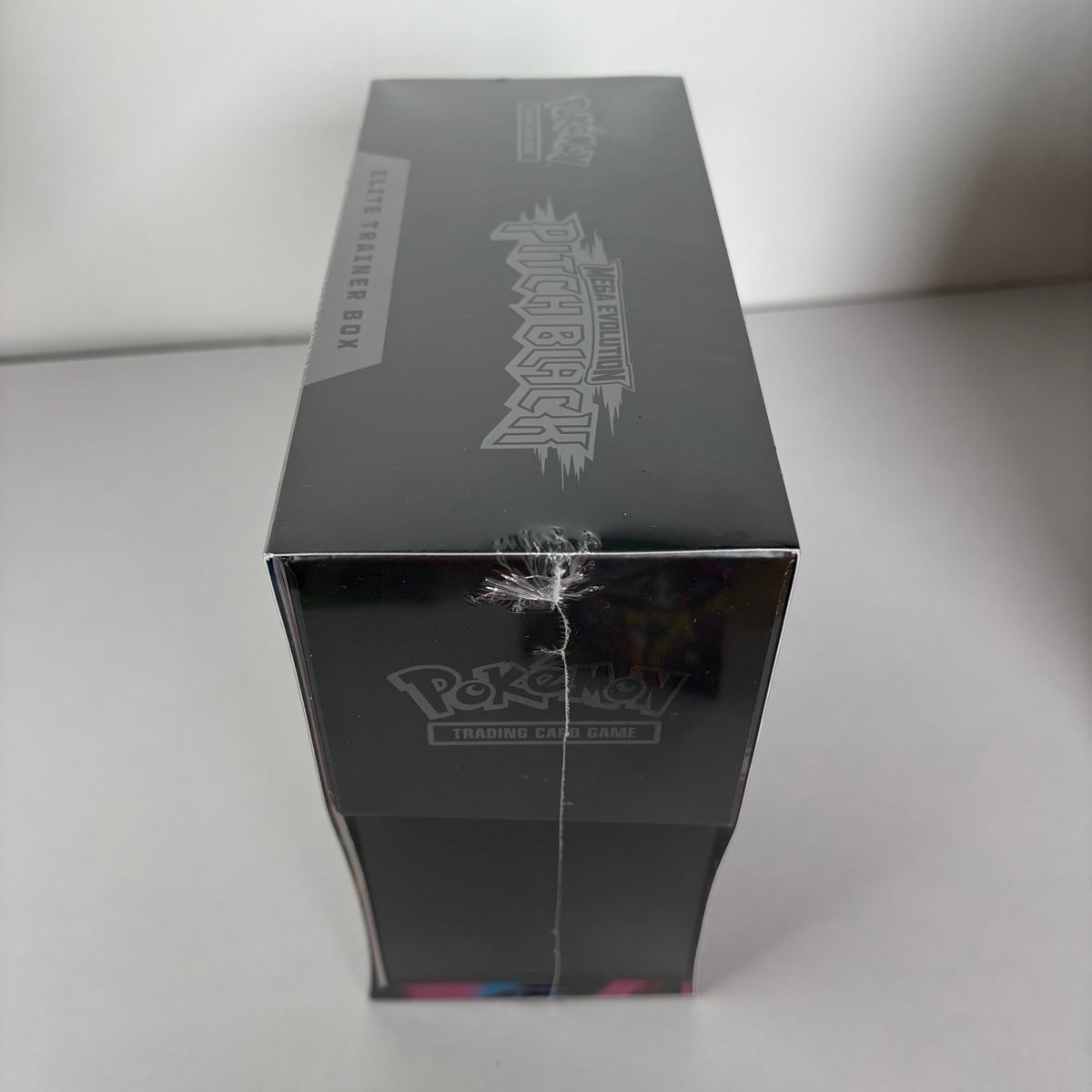 Pitch Black ETB | Förseglad